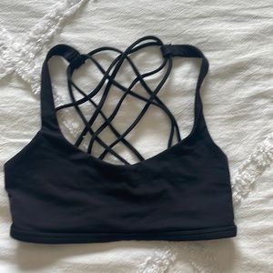 Black Lululemon sports bra